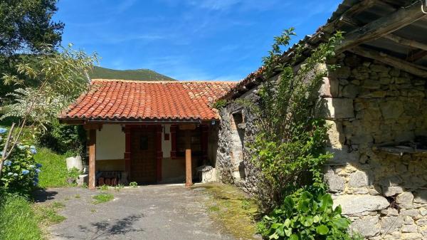 Casa independiente en Llenín