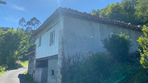 Casa independiente en Llenín