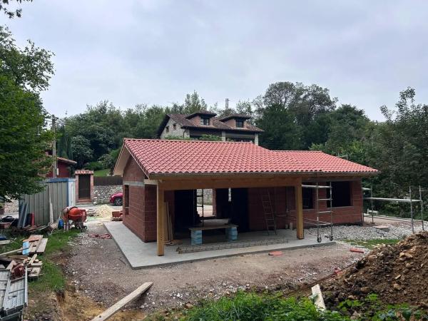 Casa independiente en Barrio la Caleya