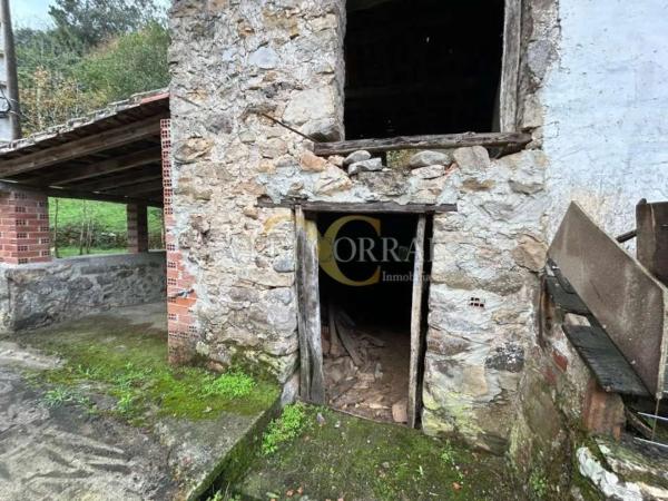 Casa independiente en calle Mestas