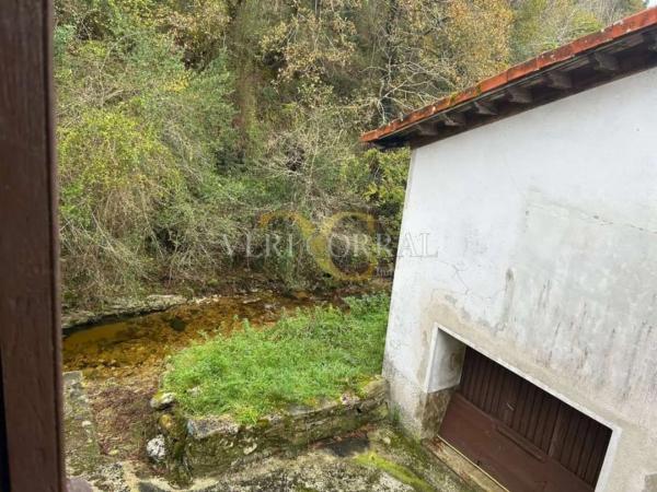 Casa independiente en calle Mestas