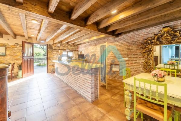 Casa independiente en calle Mestas de Con