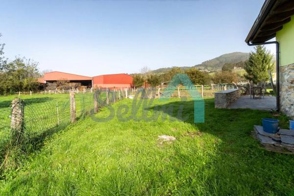 Casa independiente en calle Mestas de Con
