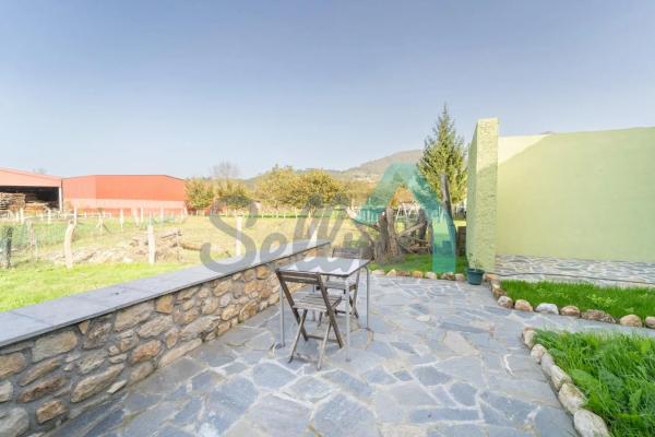 Casa independiente en calle Mestas de Con