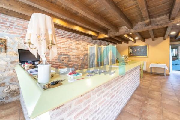 Casa independiente en calle Mestas de Con