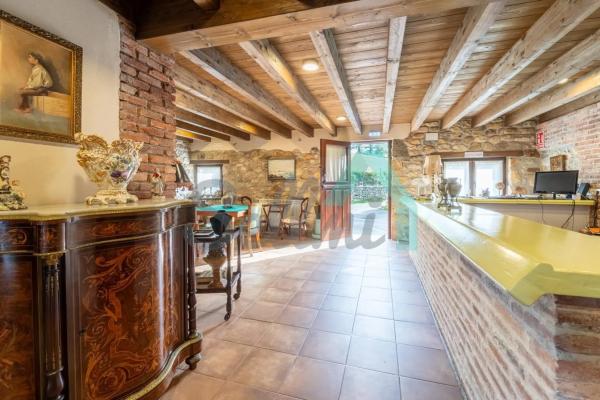 Casa independiente en calle Mestas de Con