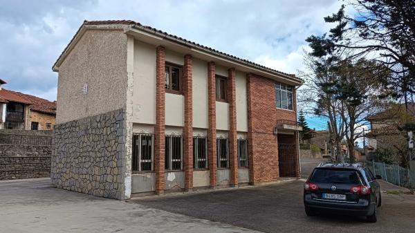 Casa de pueblo en Barrio Jerez, 16