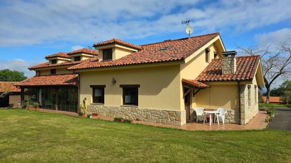 Casa independiente en Lugar Belmonte, 12