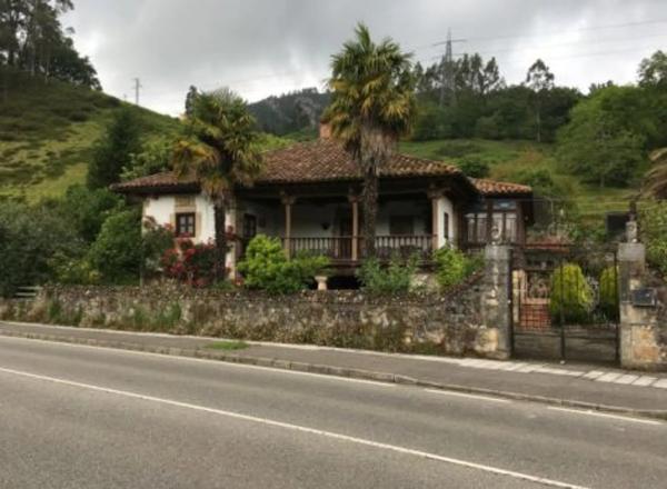 Casa independiente en calle Rozas s/n