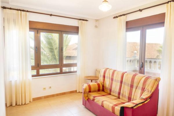 Casa independiente en calle la Guía