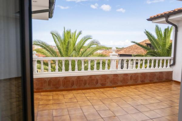 Casa independiente en calle la Guía