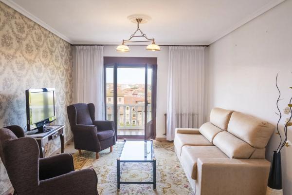 Casa independiente en calle la Guía