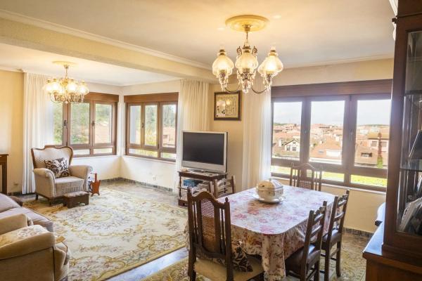 Casa independiente en calle la Guía