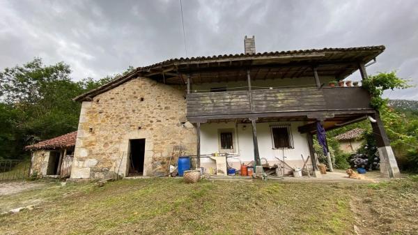 Casa independiente en Santoveña