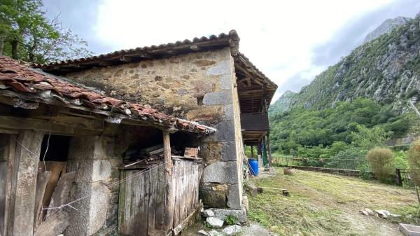 Casa independiente en Santoveña