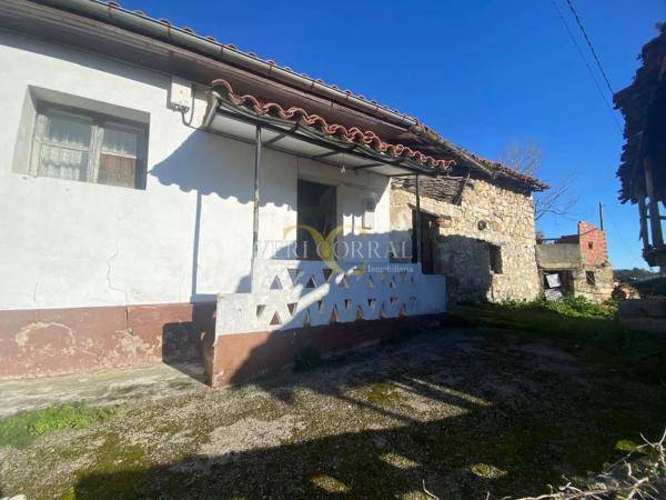 Casa independiente en via del Cantábrico