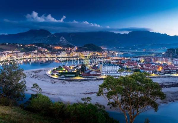 Casa independiente en via del Cantábrico