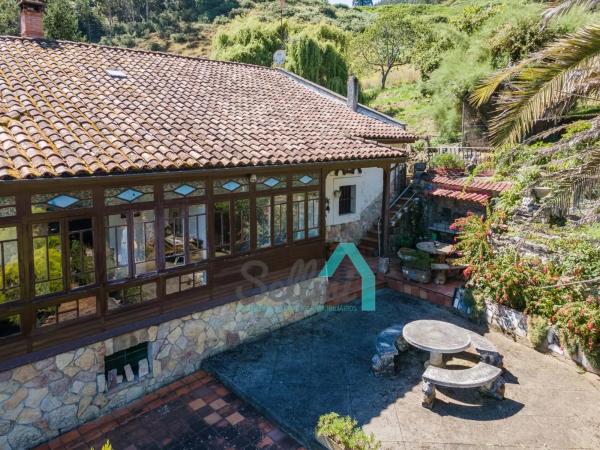 Casa independiente en calle Rozas