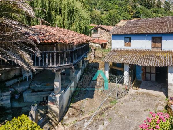 Casa independiente en calle Rozas
