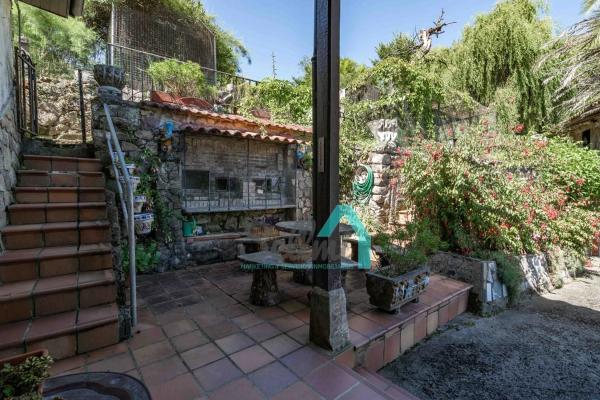 Casa independiente en calle Rozas