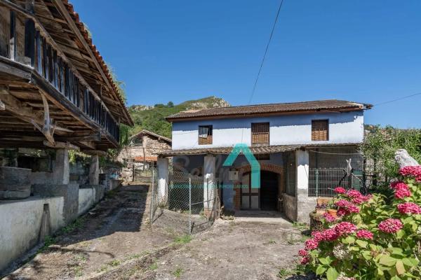 Casa independiente en calle Rozas