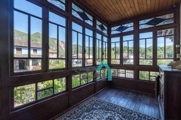 Casa independiente en calle Rozas