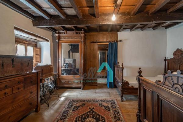 Casa independiente en calle Rozas