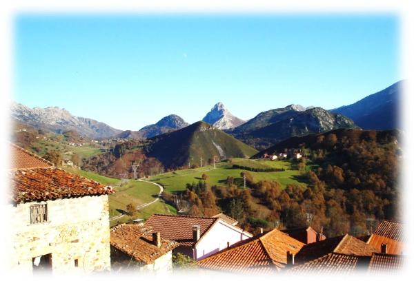 Caserón en Peñamellera Alta