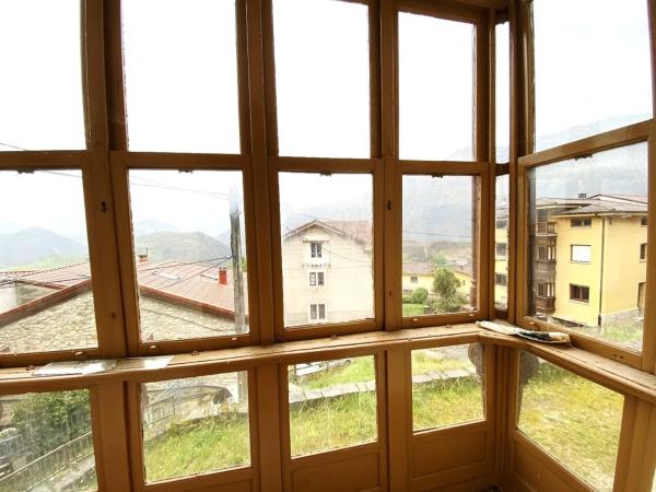 Caserón en Peñamellera Alta