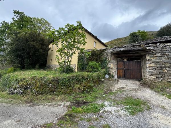 Caserón en Caserio paradiella s/n