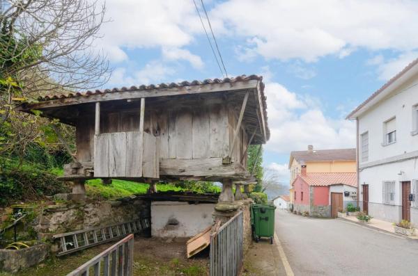 Casa independiente en calle José María Velasco Álvarez, 1