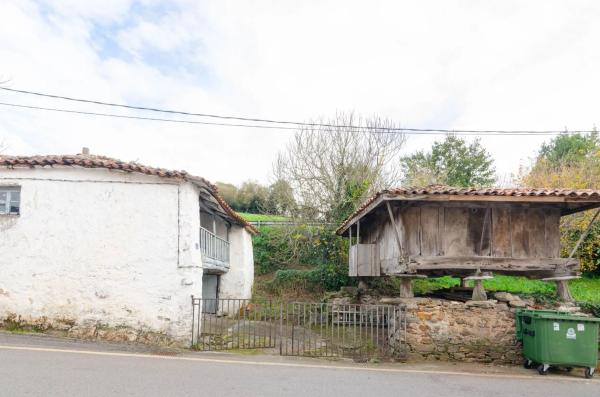 Casa independiente en calle José María Velasco Álvarez, 1