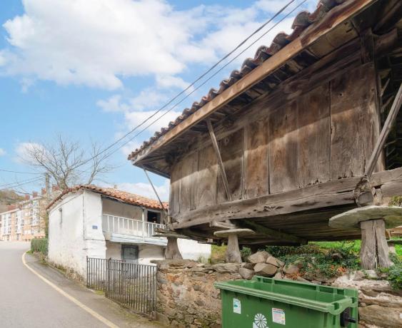 Casa independiente en calle José María Velasco Álvarez, 1