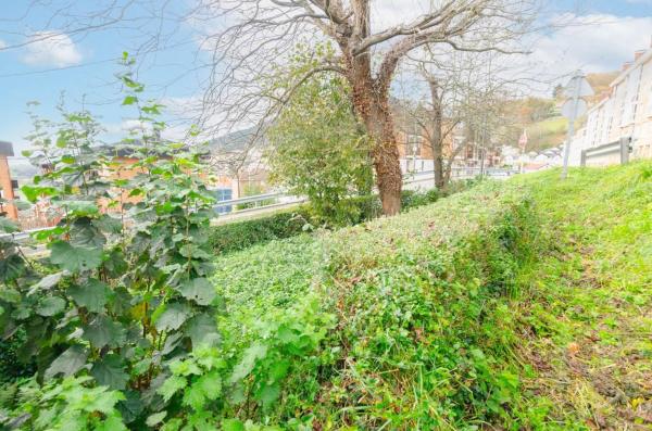 Casa independiente en calle José María Velasco Álvarez, 1