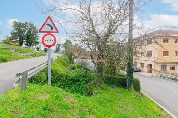 Casa independiente en calle José María Velasco Álvarez, 1