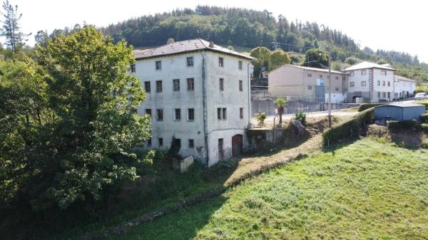 Casa independiente en Luarca - Pola de Allande, 4 -7