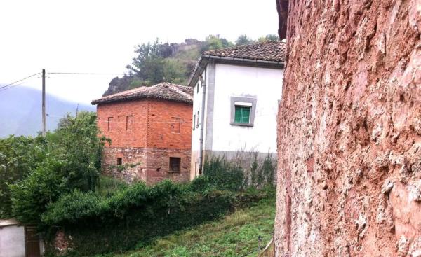 Casa independiente en calle espinaredo, 2