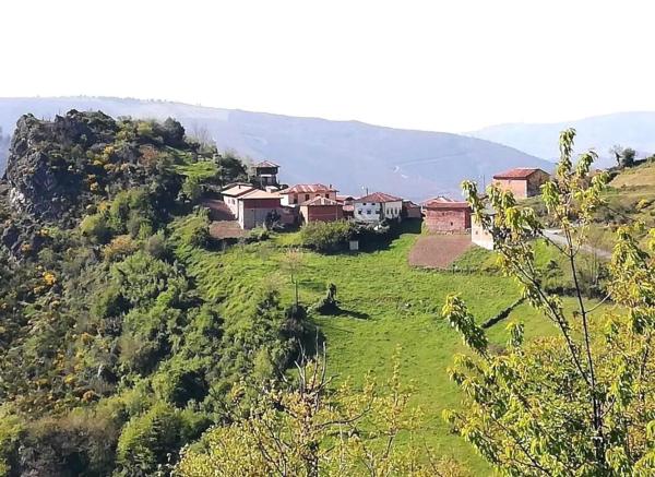 Casa independiente en calle espinaredo, 2