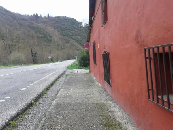 Casa de pueblo en carretera general, 3