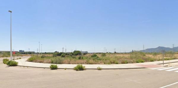 Terreno en avenida Cassola