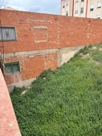 Terreno en calle de Llíria, 46