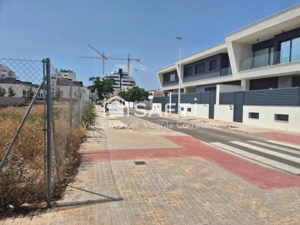 Terreno en calle Joan Martorell s/n