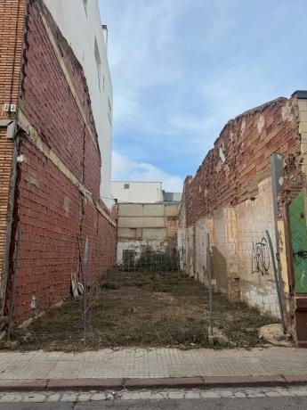 Terreno en calle Luis Cendoya