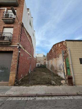 Terreno en calle Luis Cendoya