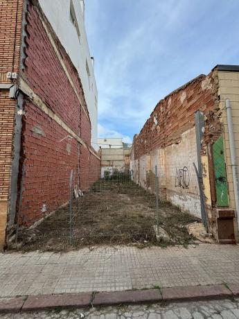Terreno en calle Luis Cendoya