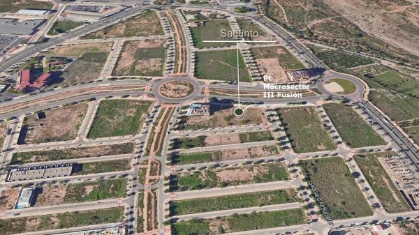 Terreno en avenida de la Mallada