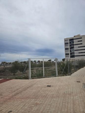 Terreno en avenida de la Mallada