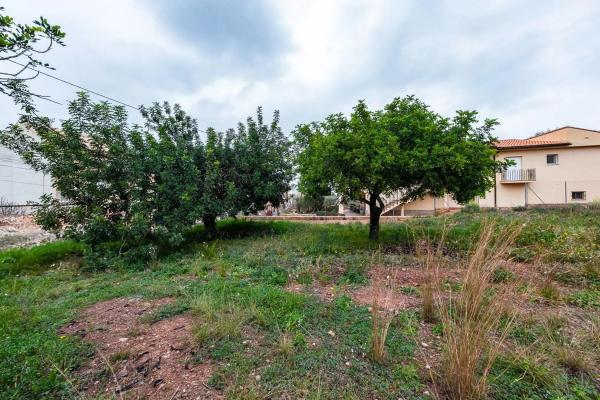Terreno en calle Bosch Marín