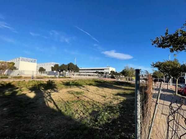 Terreno en calle Juan Molinero