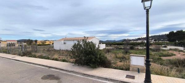 Terreno en avenida Valencia, 41